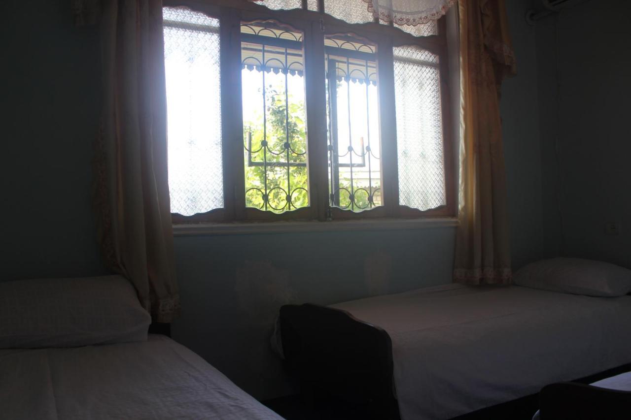 Canal Hostel เชกี ภายนอก รูปภาพ